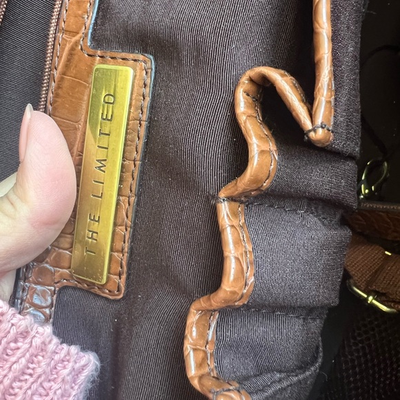 THE LIMITED WEEKENDER BAG - NEVER USED! - Picture 9 of 16